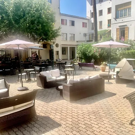 Santa Maria بيت شباب *